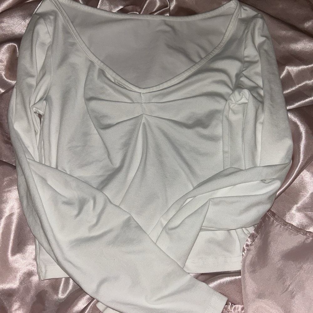 basic white top - Picture 2 of 2